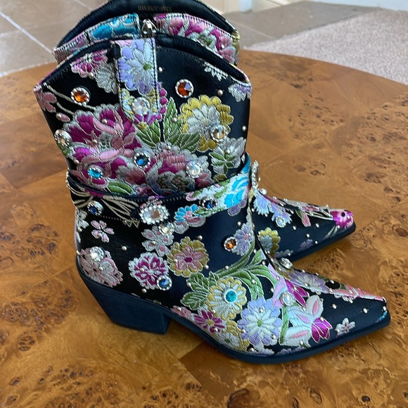 Mi.iM black brocade bedazzled rhinestone cowboy bootie. 7 - Picture 2 of 6